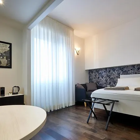 Suite In Town-2